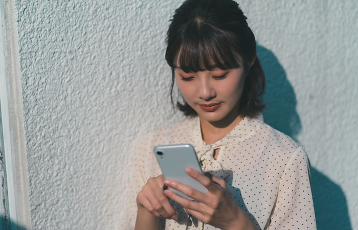 ギャラ飲みglassは未成年でも登録可能?